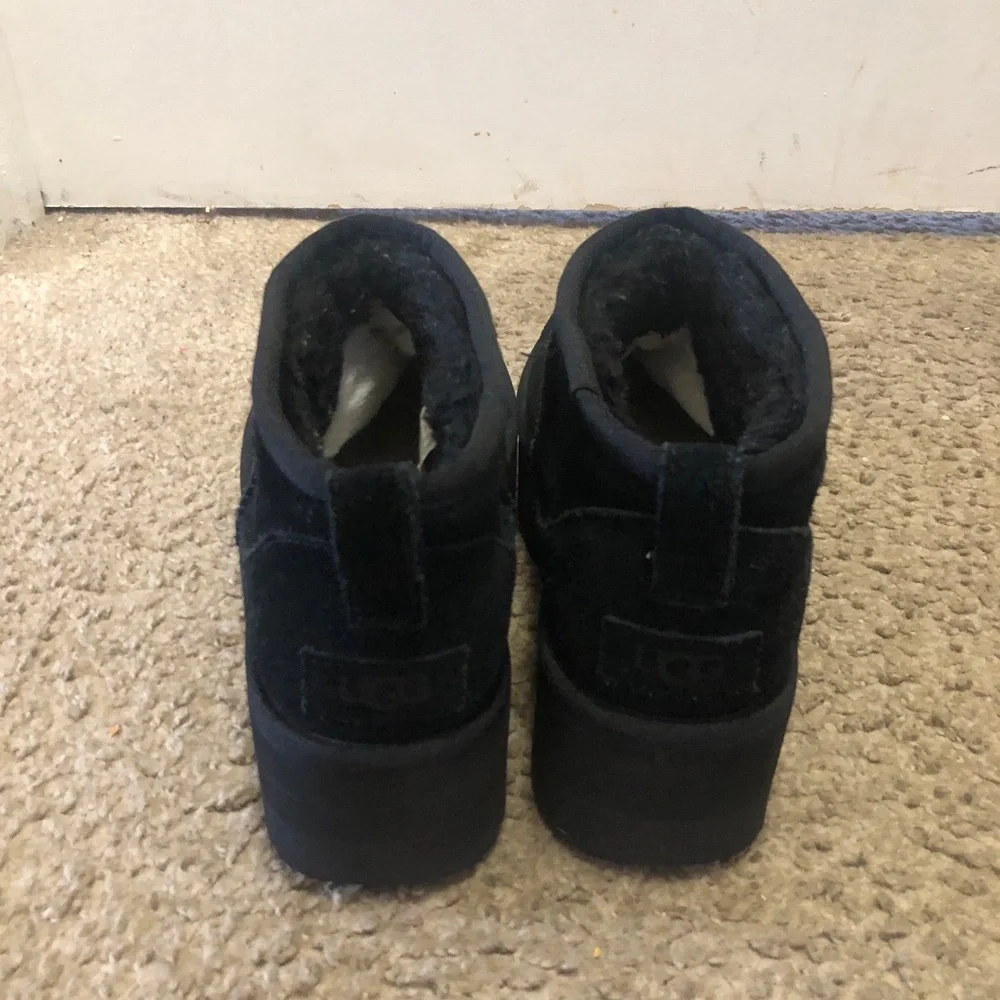 UGG soft black
